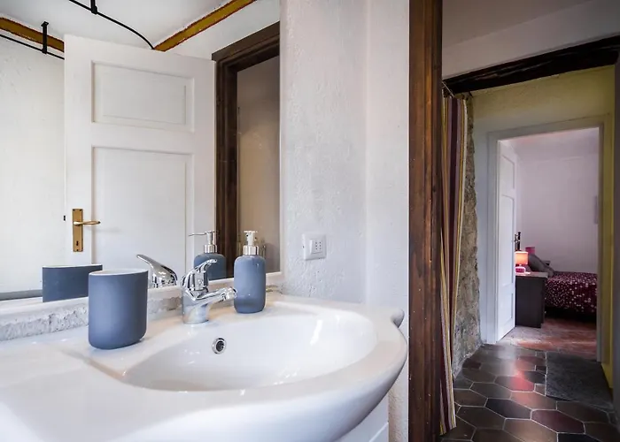 Vecchio Borgo * Torno