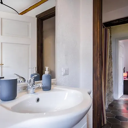 Vecchio Borgo * Torno