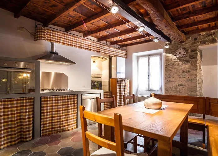 Vecchio Borgo Villa *