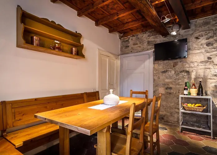 Villa Vecchio Borgo *